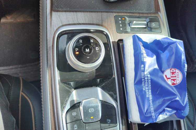 Used Ford Equator 2021 EcoBoost 225 Premier 6-Seater Gear Lever