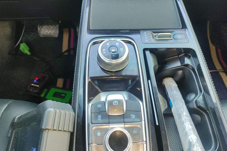 Used Ford Equator 2021 EcoBoost 225 Platinum Edition 7-Seater Gear Lever