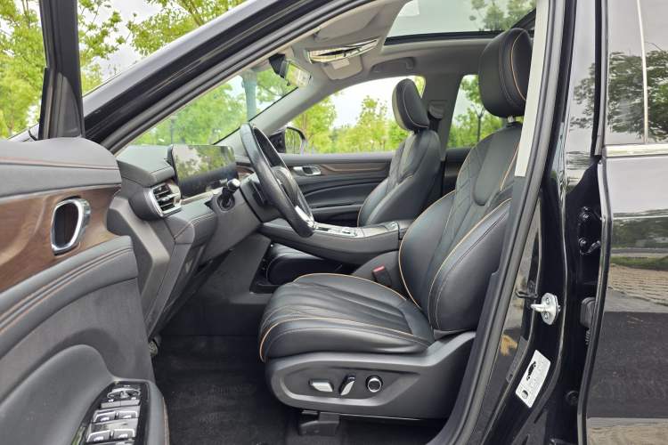 Used Ford Equator 2021 EcoBoost 225 Premier 6-Seater Interior 1