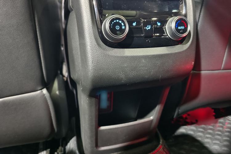 Used Ford Equator 2021 EcoBoost 225 Premier 6-Seater Interior 12