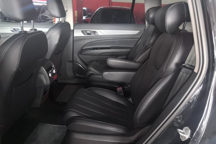 Used Ford Equator 2021 EcoBoost 225 Platinum Edition 6-seater Interior 2