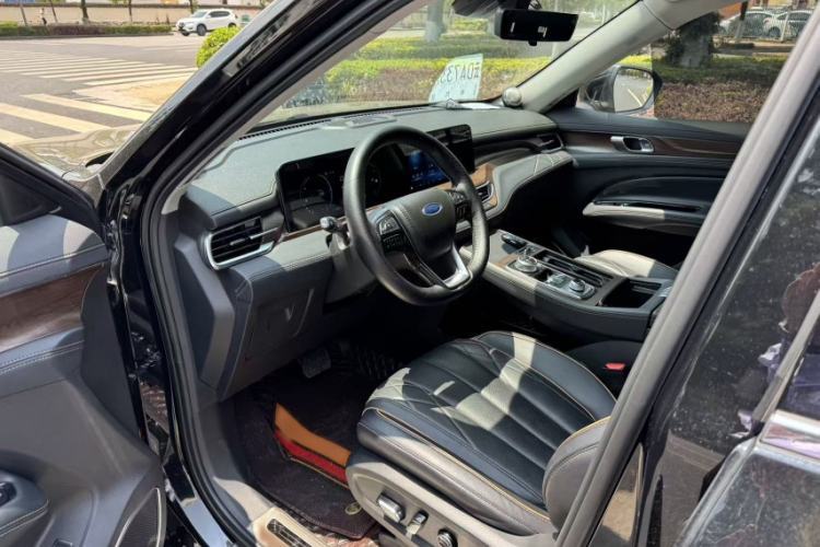 Used Ford Equator 2021 EcoBoost 225 Premier 7-Seater (2/2/3) Interior 2