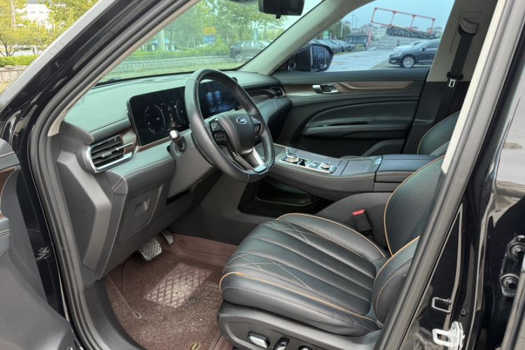 Used Ford Equator 2021 EcoBoost 225 Premier 6-Seater Interior 2