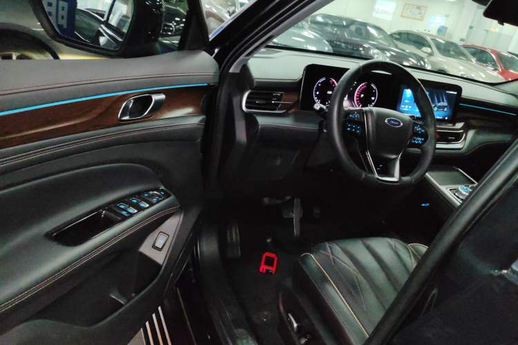Used Ford Equator 2021 EcoBoost 225 Premier 6-Seater Interior 3