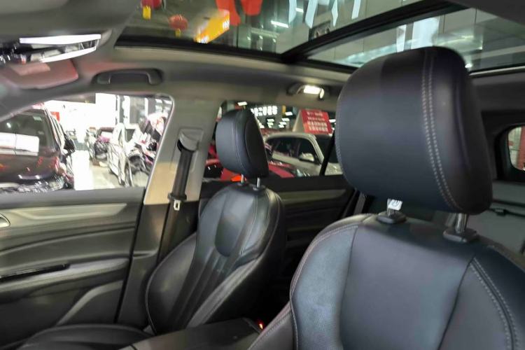 Used Ford Equator 2021 EcoBoost 225 Platinum Edition 5-Seater Interior 3