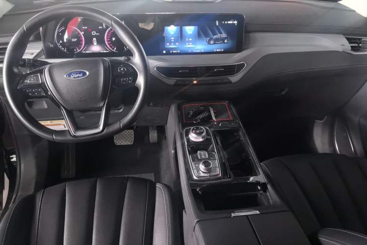 Used Ford Equator 2021 EcoBoost 225 Platinum Edition 6-seater Interior 3