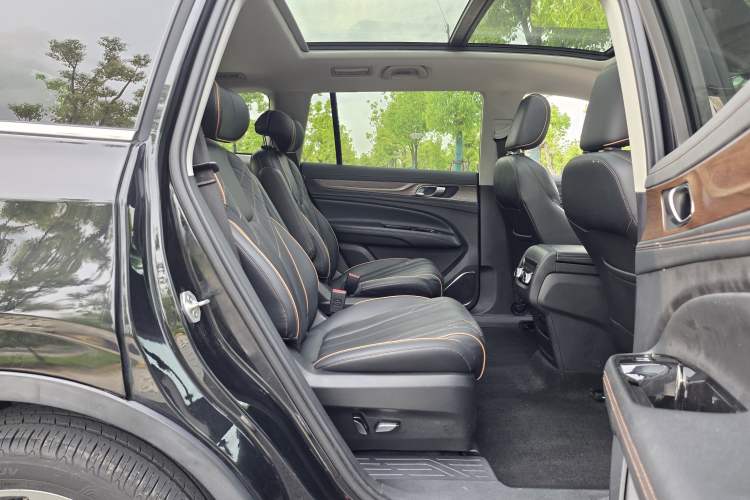 Used Ford Equator 2021 EcoBoost 225 Premier 6-Seater Interior 4