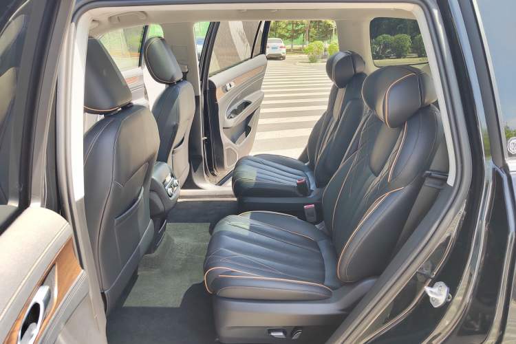 Used Ford Equator 2021 EcoBoost 225 Premier 6-Seater Interior 9