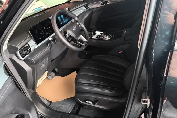 Used Ford Equator 2021 EcoBoost 225 Platinum Edition 6-seater Left Front Seat