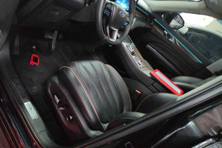 Used Ford Equator 2021 EcoBoost 225 Premier 6-Seater Left Front Seat