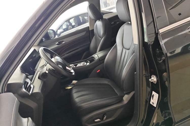 Used Ford Equator 2021 EcoBoost 225 Platinum Edition 7-Seater Left Front Seat