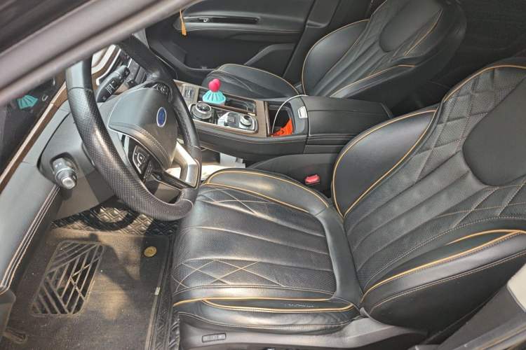Used Ford Equator 2021 EcoBoost 225 Premier PLUS 6-Seater Left Front Seat