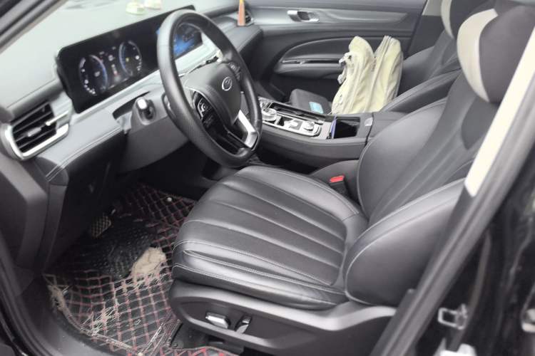 Used Ford Equator 2021 EcoBoost 225 Platinum Edition 6-seater Left Front Seat