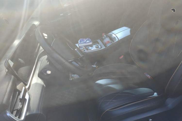 Used Ford Equator 2021 EcoBoost 225 Premier 6-Seater Left Front Seat