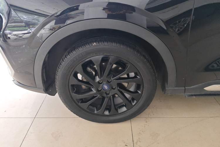 Used Ford Equator 2021 EcoBoost 225 Platinum Edition 7-Seater Left Front Wheel Hub