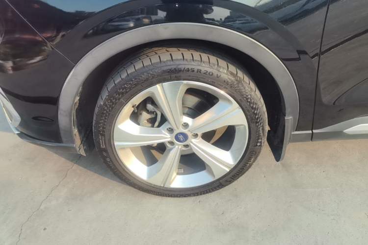 Used Ford Equator 2021 EcoBoost 225 Premier 6-Seater Left Front Wheel Hub