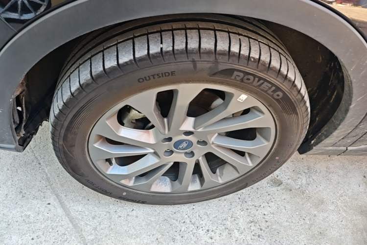 Used Ford Equator 2021 EcoBoost 225 Titanium 6-Seater Left Front Wheel Hub