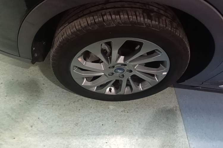Used Ford Equator 2021 EcoBoost 225 Premier 6-Seater Left Front Wheel Hub