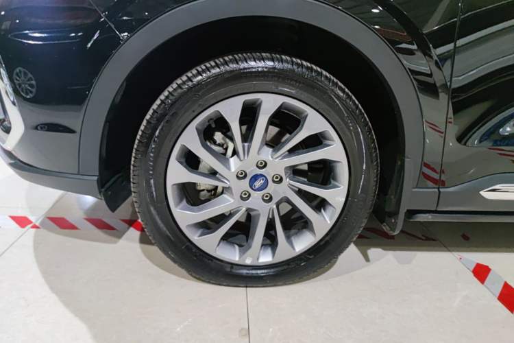Used Ford Equator 2021 EcoBoost 225 Premier 7-Seater Left Front Wheel Hub
