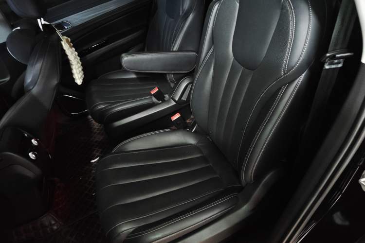 Used Ford Equator 2021 EcoBoost 225 Platinum Edition 6-seater Left Rear Seat