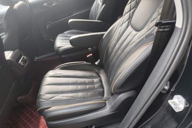 Used Ford Equator 2021 EcoBoost 225 Premier PLUS 6-Seater Left Rear Seat