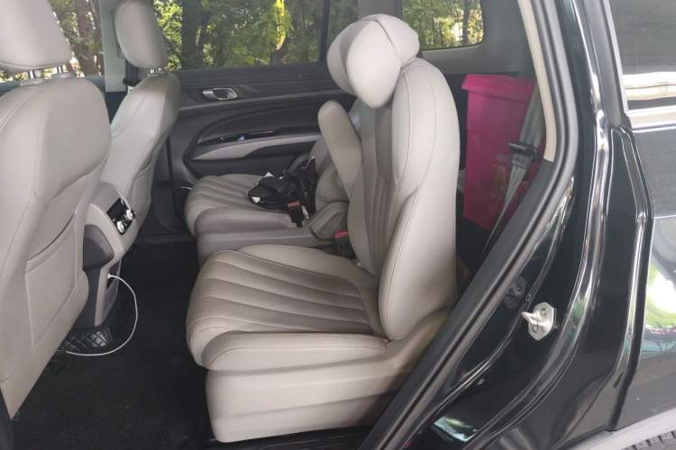 Used Ford Equator 2021 EcoBoost 225 Platinum Edition 6-seater Left Rear Seat