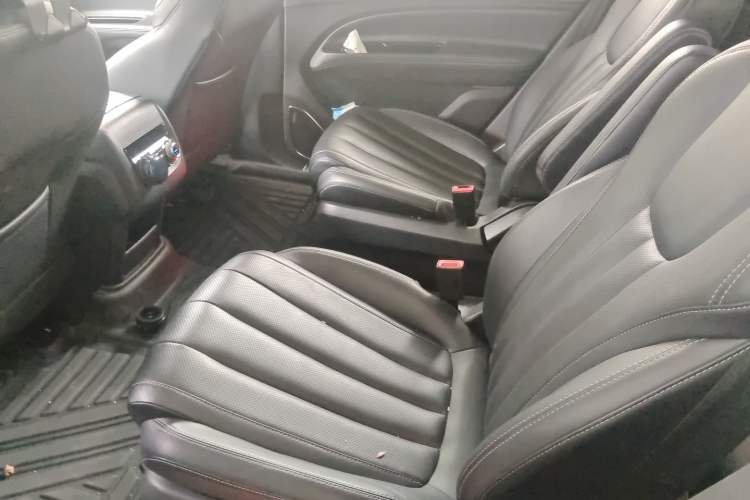 Used Ford Equator 2021 EcoBoost 225 Platinum Edition 6-seater Left Rear Seat