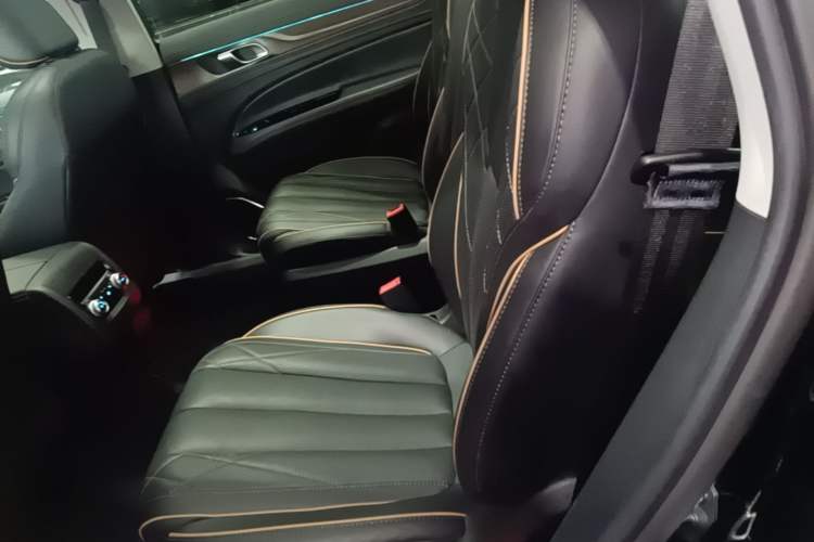 Used Ford Equator 2021 EcoBoost 225 Premier 6-Seater Left Rear Seat
