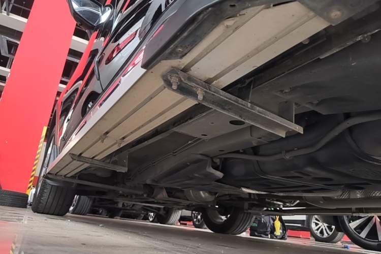 Used Ford Equator 2021 EcoBoost 225 Platinum Edition 6-seater Left Side Sill