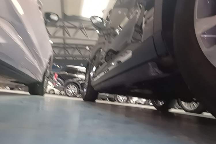 Used Ford Equator 2021 EcoBoost 225 Premier 6-Seater Left Side Sill