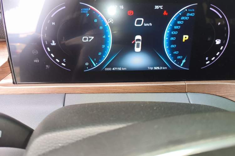 Used Ford Equator 2021 EcoBoost 225 Premier 6-Seater Odometer Close Up