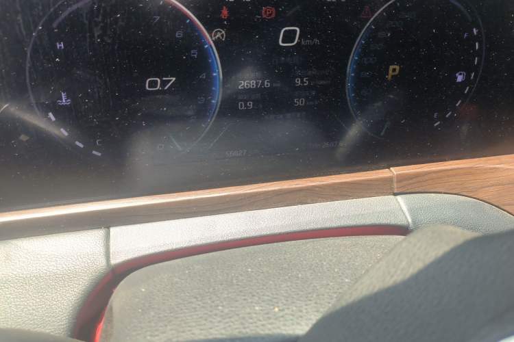 Used Ford Equator 2021 EcoBoost 225 Premier 6-Seater Odometer Close Up