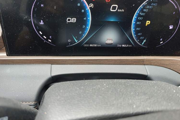 Used Ford Equator 2021 EcoBoost 225 Premier 6-Seater Odometer Close Up