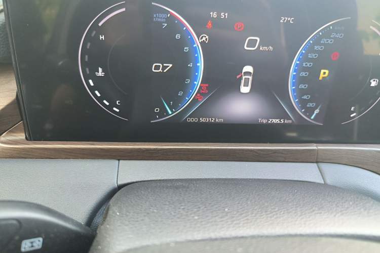 Used Ford Equator 2021 EcoBoost 225 Premier 6-Seater Odometer Close Up