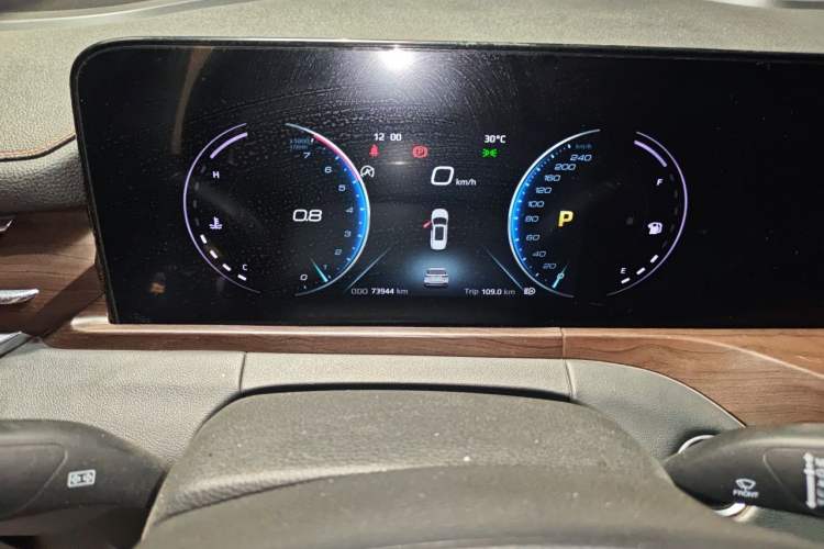 Used Ford Equator 2021 EcoBoost 225 Premier 6-Seater Odometer Close Up