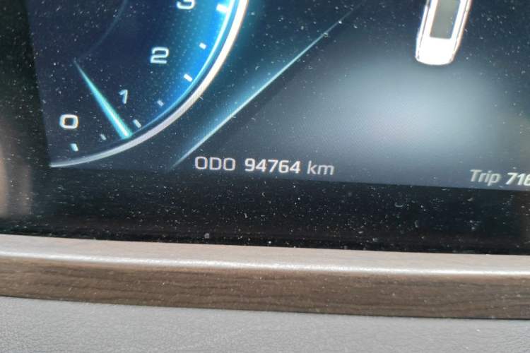 Used Ford Equator 2021 EcoBoost 225 Premier 6-Seater Odometer Close Up