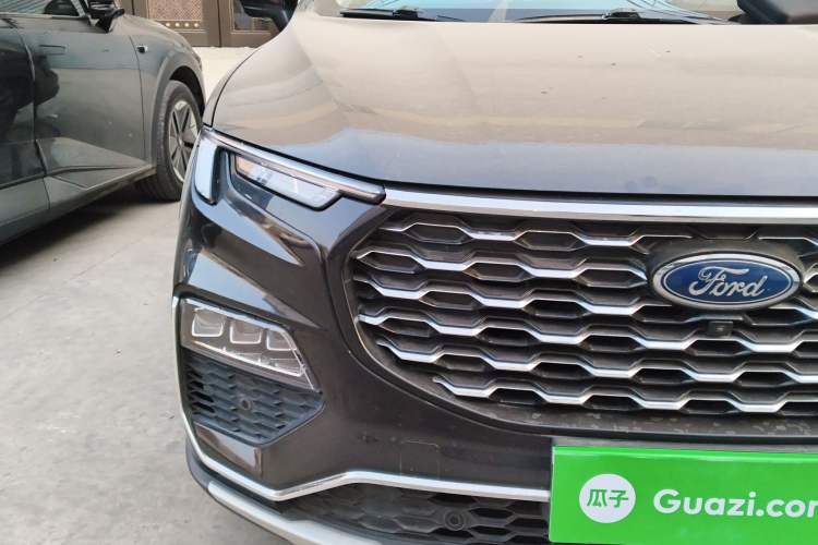 Used Ford Equator 2021 EcoBoost 225 Premier 6-Seater Right Front Headlight