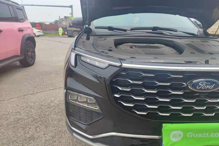 Used Ford Equator 2021 EcoBoost 225 Premier 6-Seater Right Front Headlight
