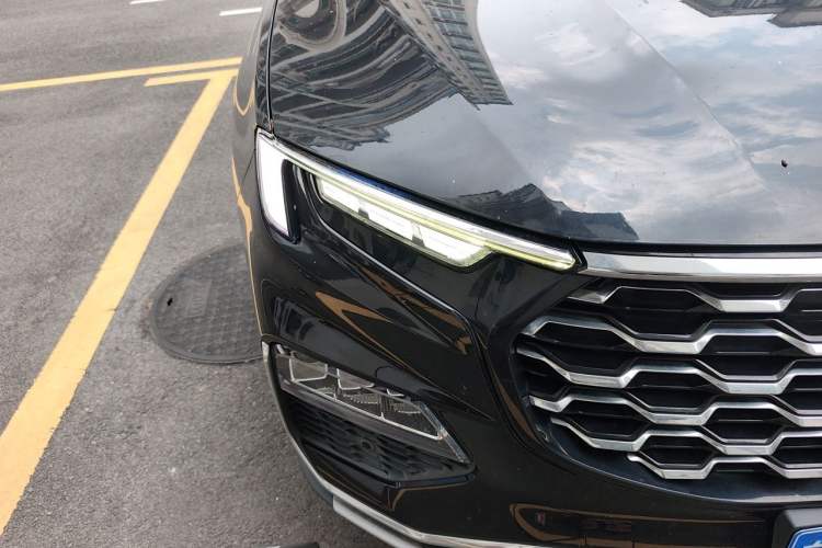 Used Ford Equator 2021 EcoBoost 225 Premier 6-Seater Right Front Headlight
