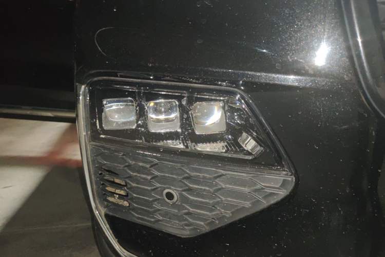 Used Ford Equator 2021 EcoBoost 225 Premier 6-Seater Right Front Headlight