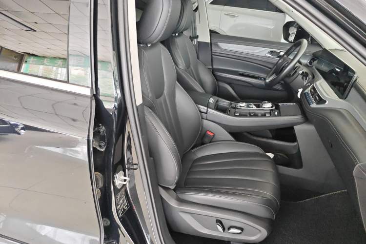 Used Ford Equator 2021 EcoBoost 225 Platinum Edition 7-Seater Right Front Seat