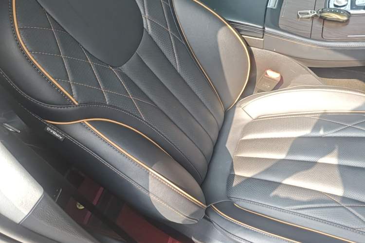 Used Ford Equator 2021 EcoBoost 225 Premier 7-Seater (2/2/3) Right Front Seat