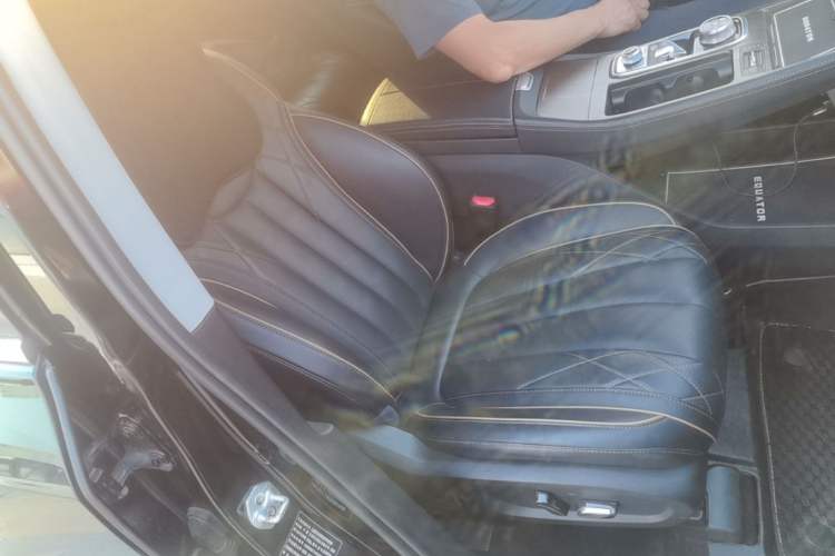 Used Ford Equator 2021 EcoBoost 225 Premier 6-Seater Right Front Seat