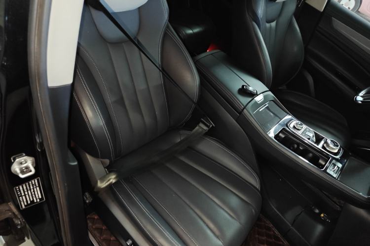 Used Ford Equator 2021 EcoBoost 225 Platinum Edition 6-seater Right Front Seat