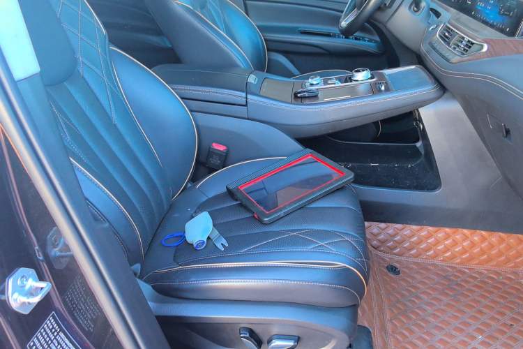 Used Ford Equator 2021 EcoBoost 225 Premier 7-Seater Right Front Seat
