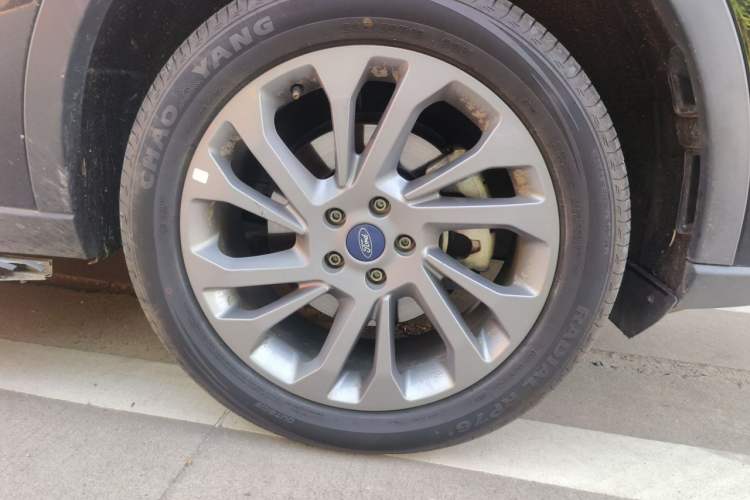 Used Ford Equator 2021 EcoBoost 225 Premier 6-Seater Right Front Wheel Hub