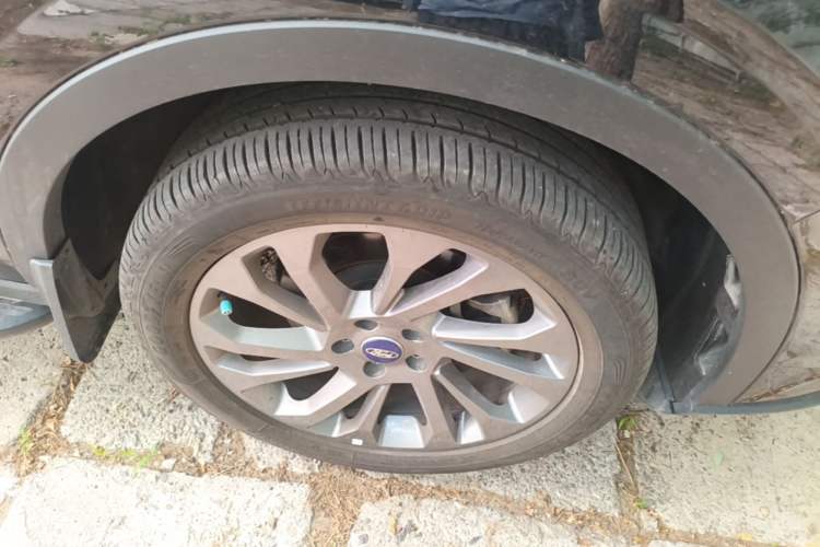 Used Ford Equator 2021 EcoBoost 225 Premier 6-Seater Right Front Wheel Hub