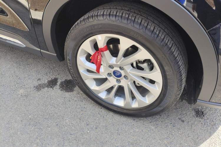 Used Ford Equator 2021 EcoBoost 225 Platinum Edition 6-seater Right Front Wheel Hub
