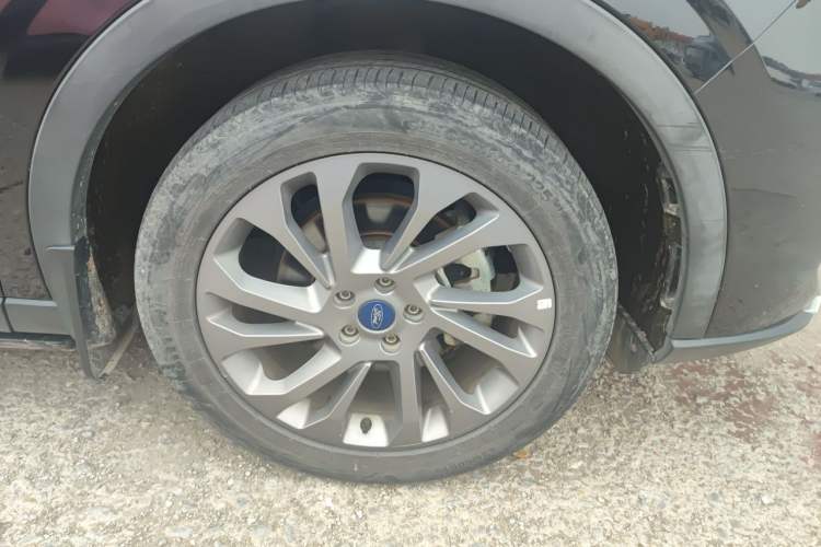 Used Ford Equator 2021 EcoBoost 225 Premier 6-Seater Right Front Wheel Hub