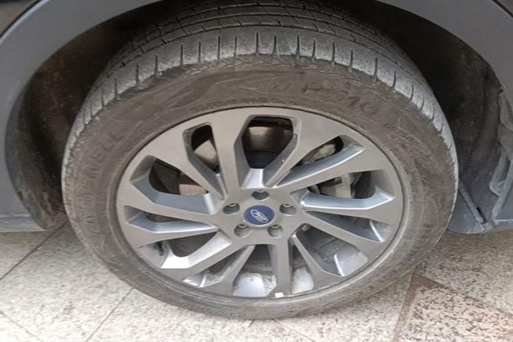 Used Ford Equator 2021 EcoBoost 225 Premier 7-Seater Right Front Wheel Hub